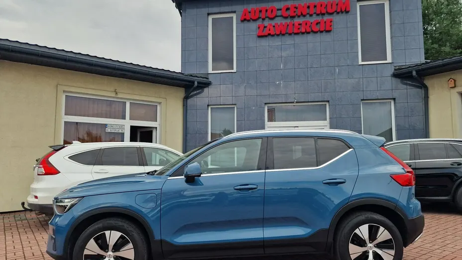 VOLVO XC40 -