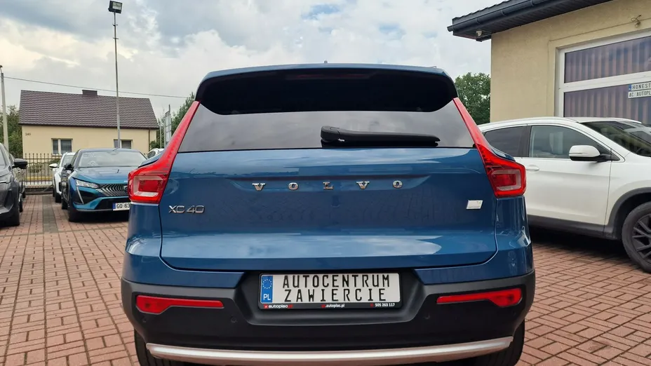 VOLVO XC40 -