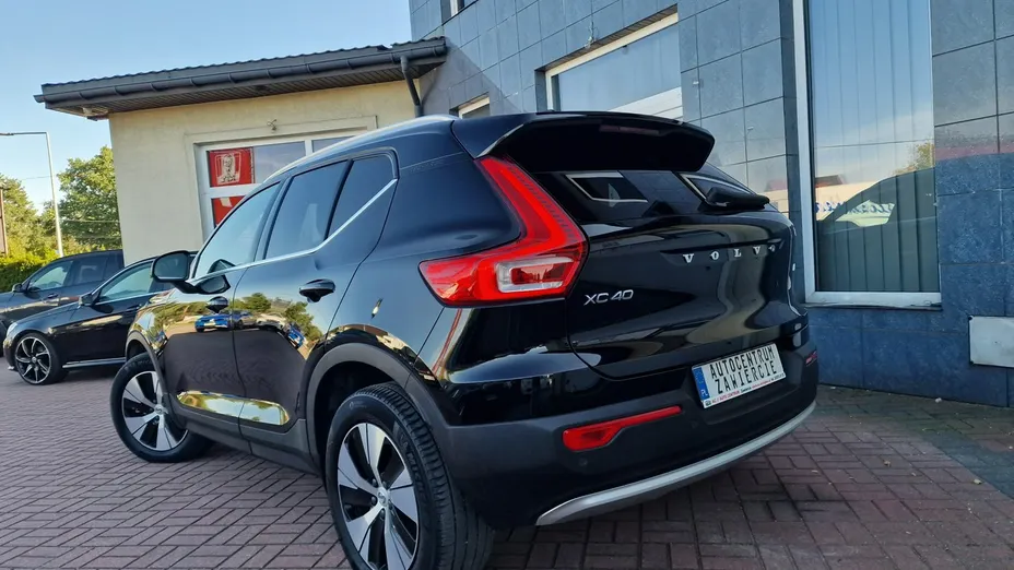 VOLVO XC40 -