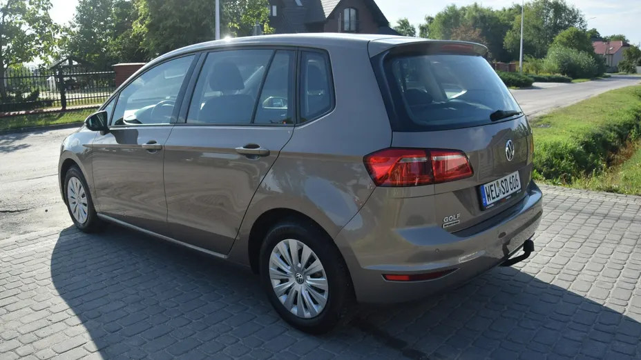 VOLKSWAGEN Golf Sportsvan -