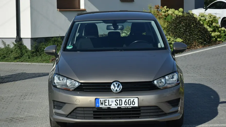 VOLKSWAGEN Golf Sportsvan -