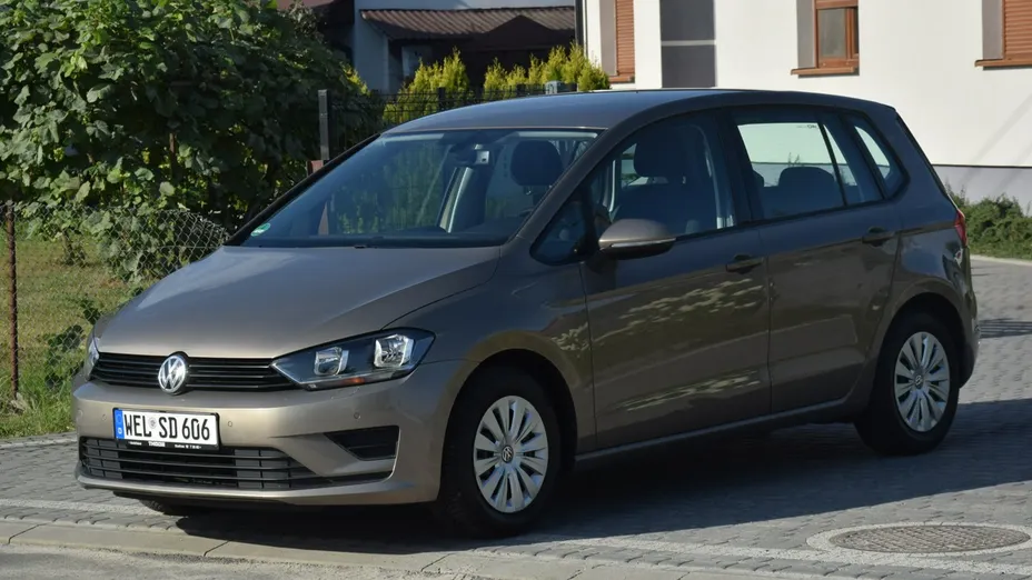 VOLKSWAGEN Golf Sportsvan -