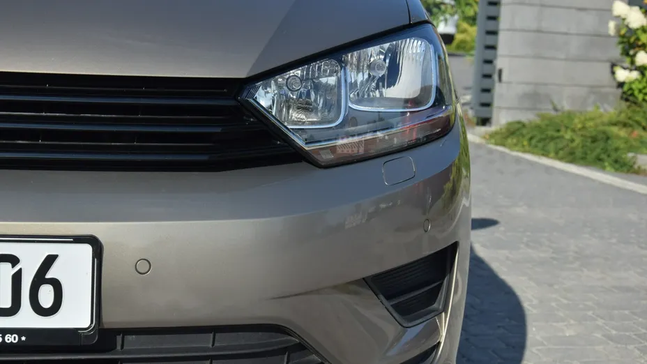 VOLKSWAGEN Golf Sportsvan -