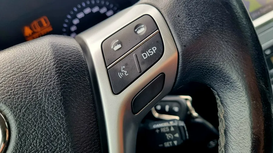 TOYOTA Avensis -