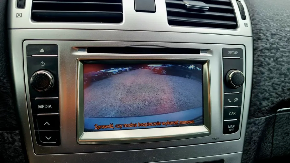 TOYOTA Avensis -