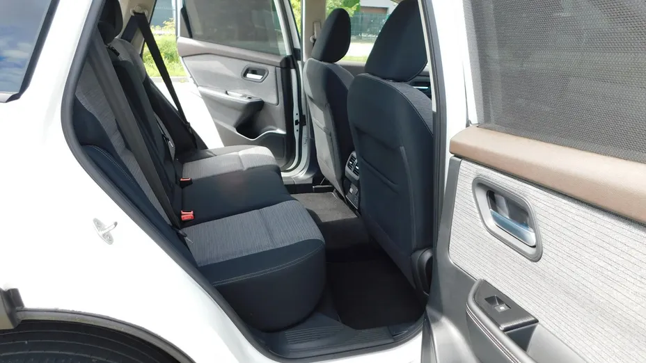 NISSAN X-Trail -