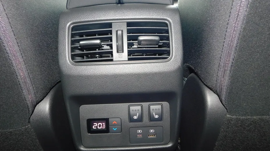 NISSAN X-Trail -
