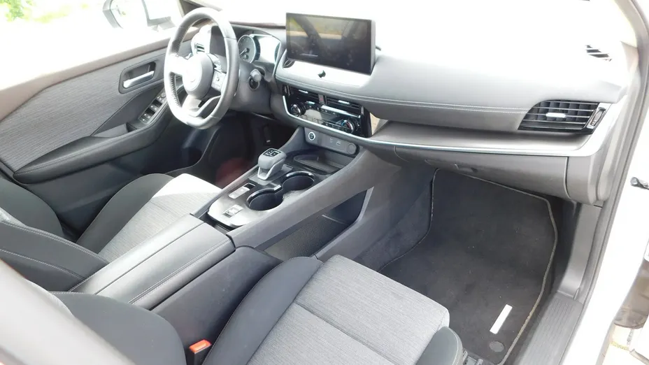 NISSAN X-Trail -