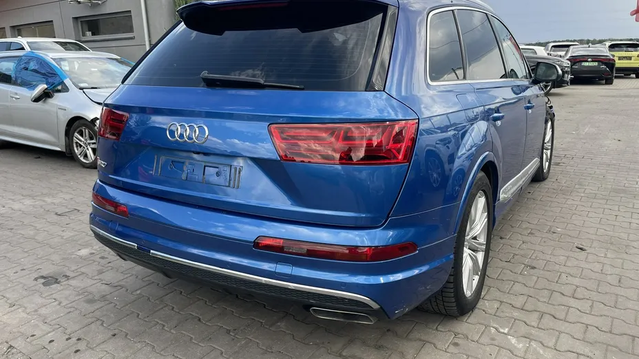 AUDI SQ7 -