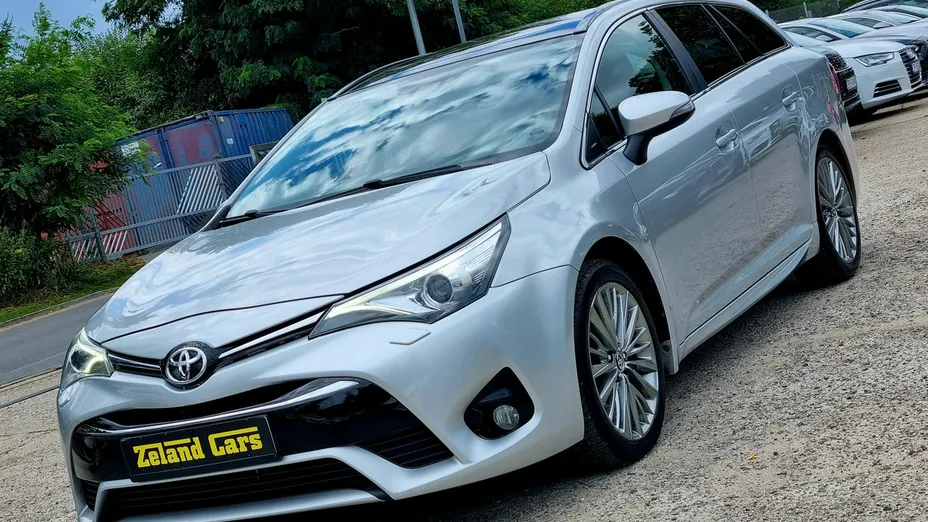 TOYOTA Avensis -