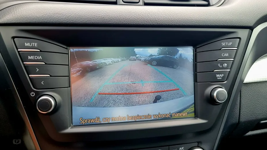 TOYOTA Avensis -