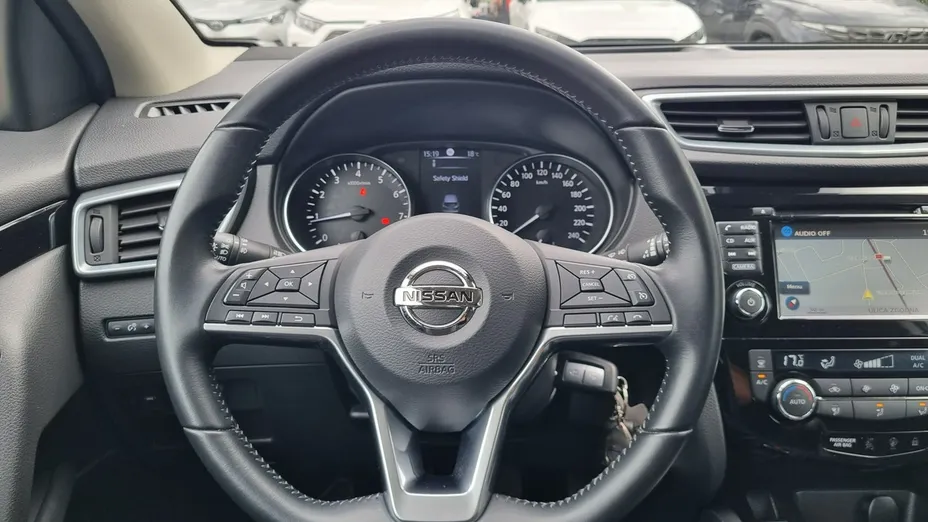 NISSAN Qashqai -