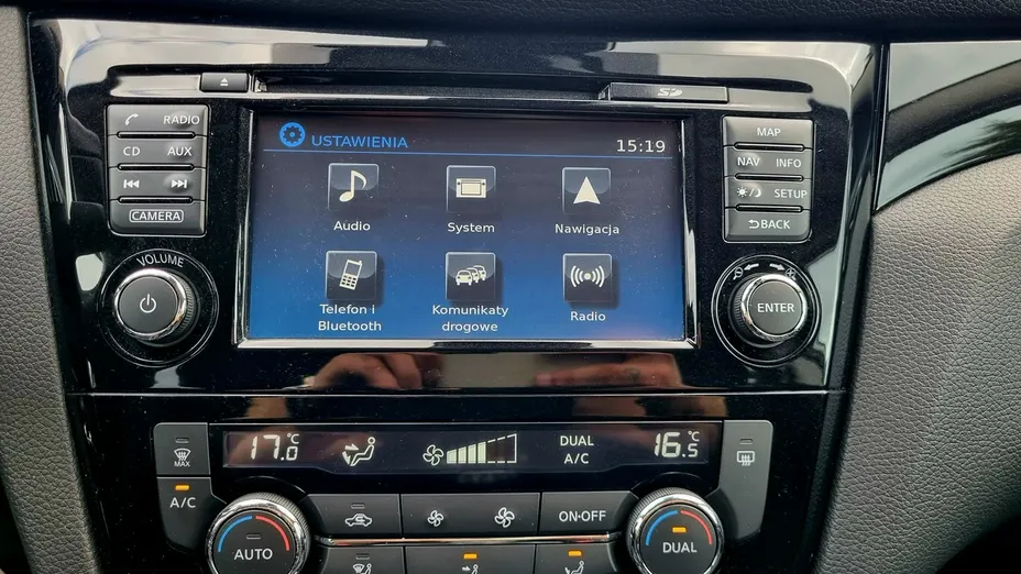 NISSAN Qashqai -