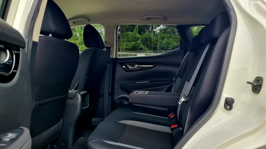 NISSAN Qashqai -