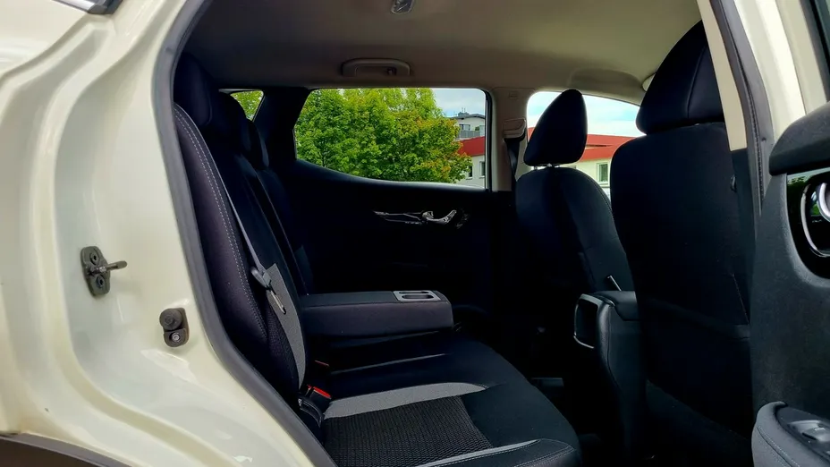 NISSAN Qashqai -
