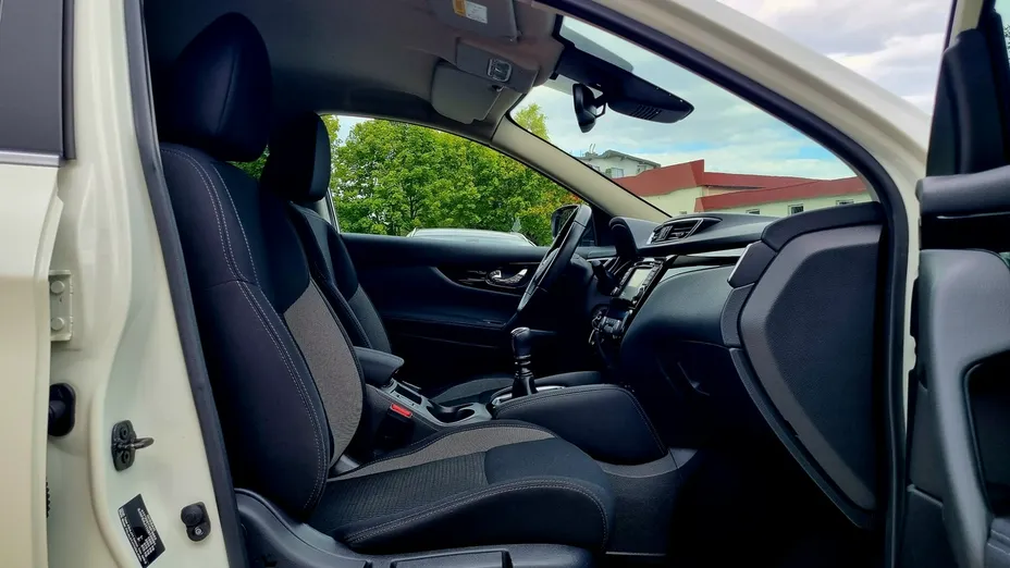 NISSAN Qashqai -