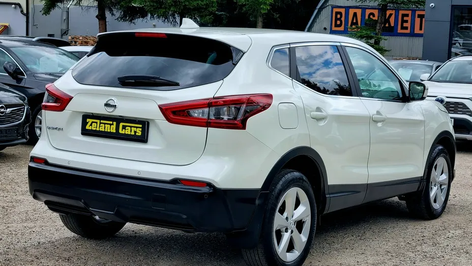 NISSAN Qashqai -