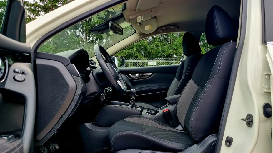 NISSAN Qashqai -
