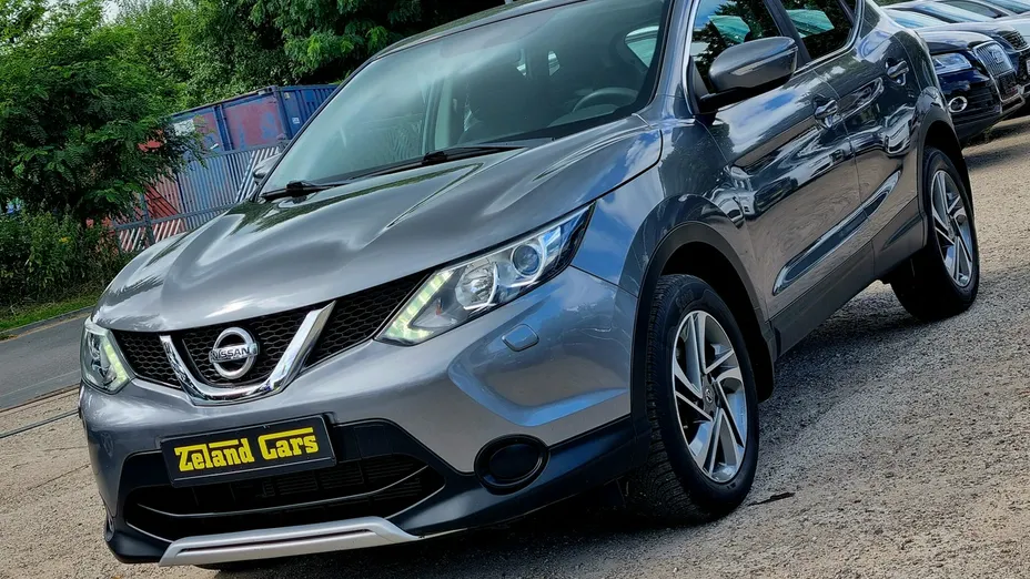 NISSAN Qashqai -