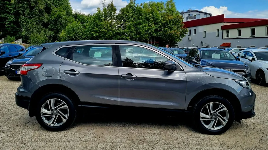 NISSAN Qashqai -