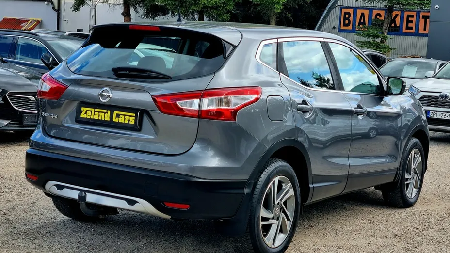 NISSAN Qashqai -