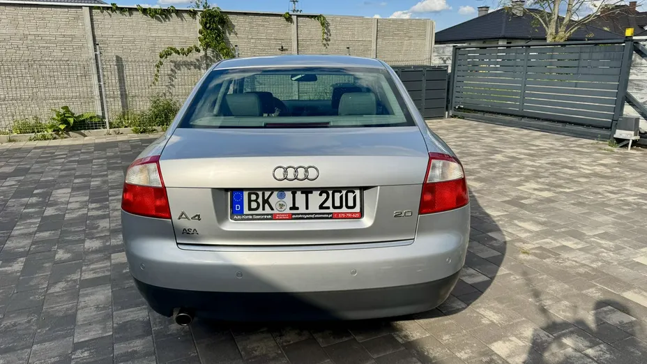 AUDI A4 -