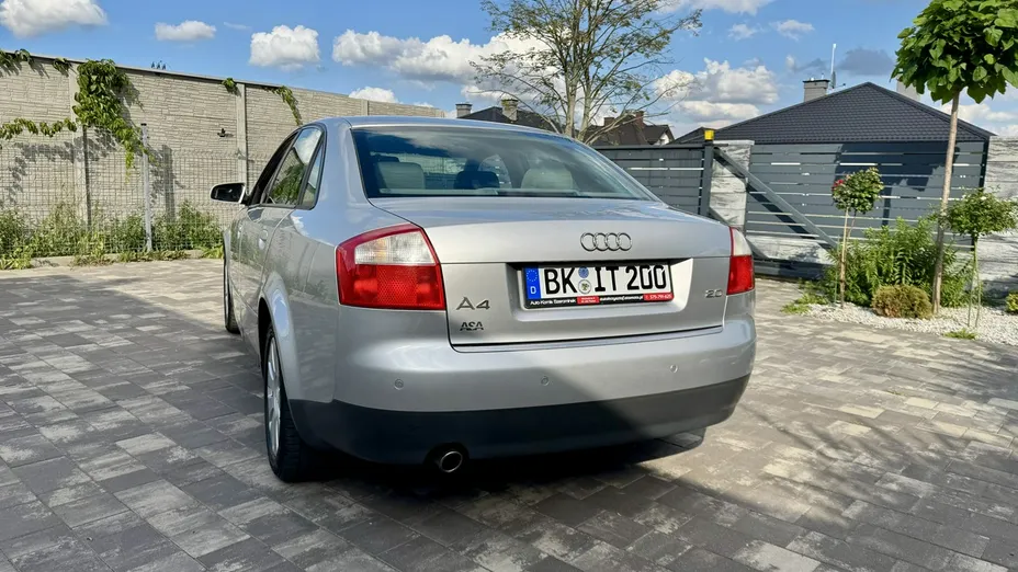 AUDI A4 -
