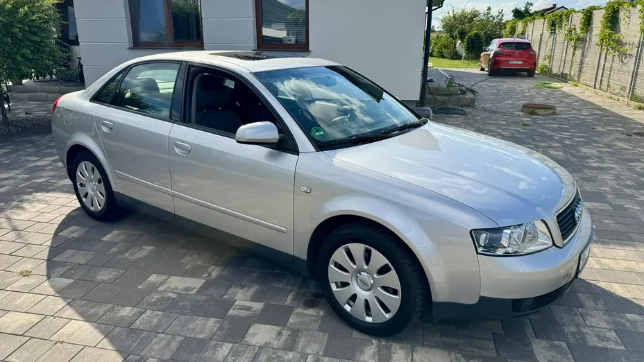 AUDI A4 -