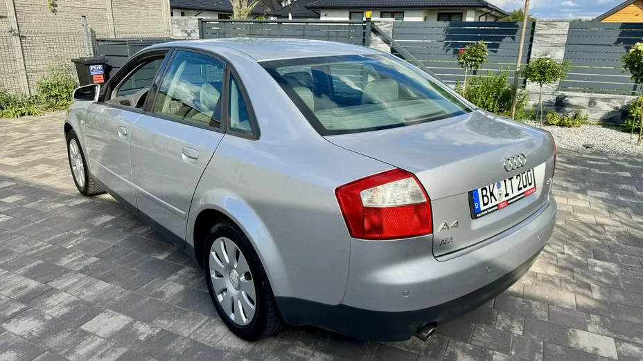 AUDI A4 -