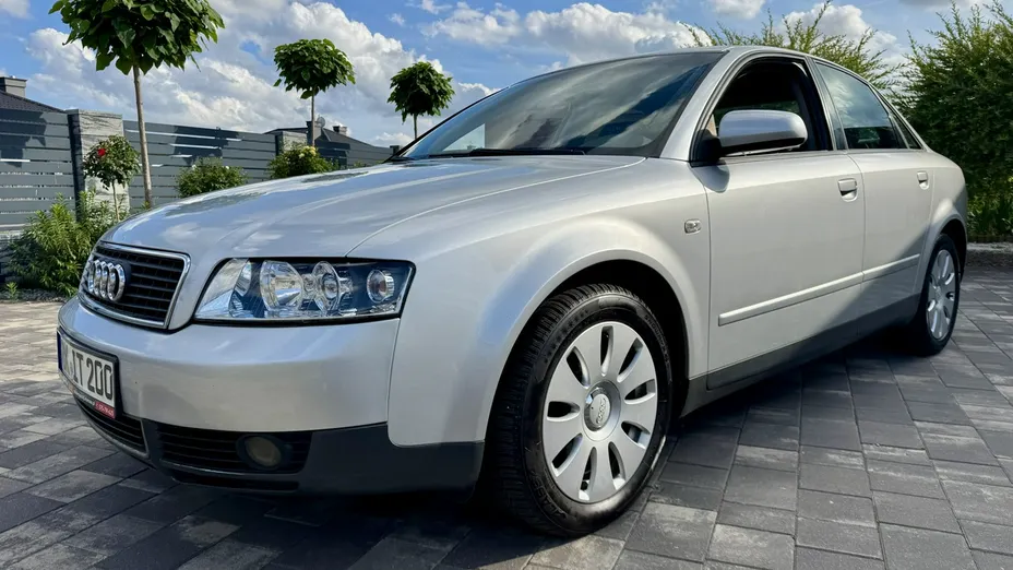 AUDI A4 -