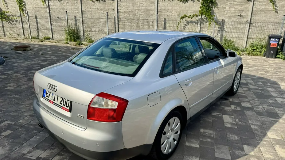 AUDI A4 -