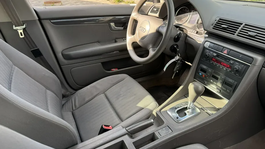 AUDI A4 -