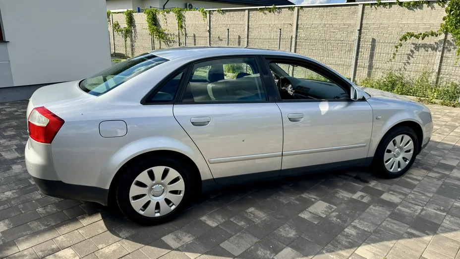 AUDI A4 -