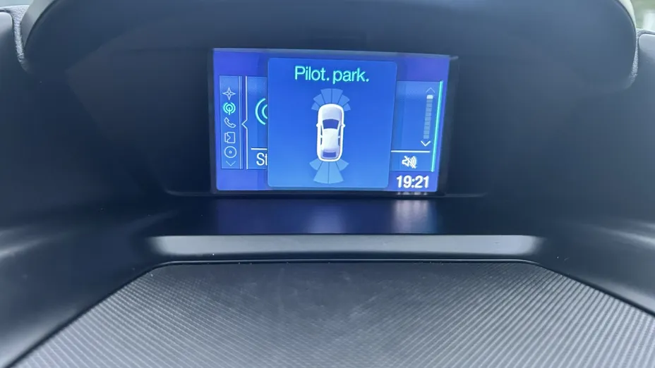 FORD Kuga -