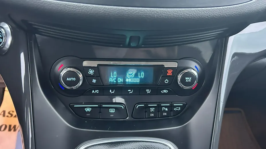 FORD Kuga -