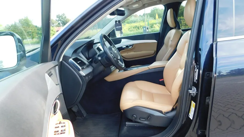 VOLVO XC90 -