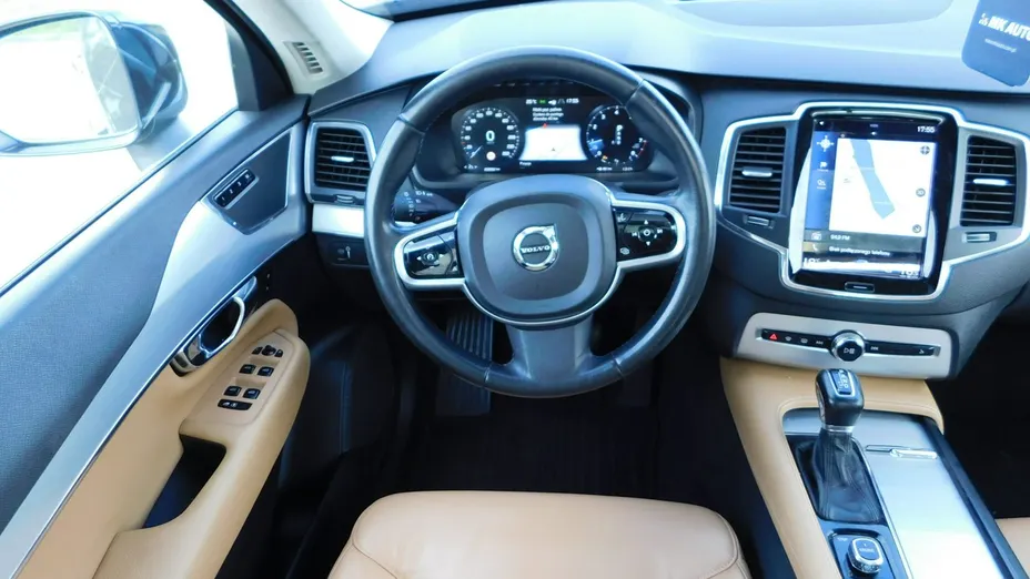VOLVO XC90 -
