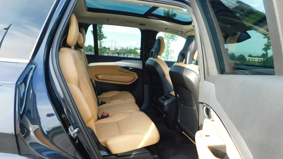 VOLVO XC90 -