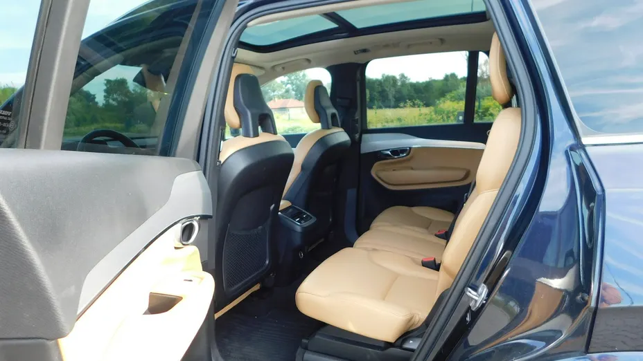 VOLVO XC90 -