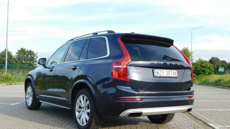 VOLVO XC90 -