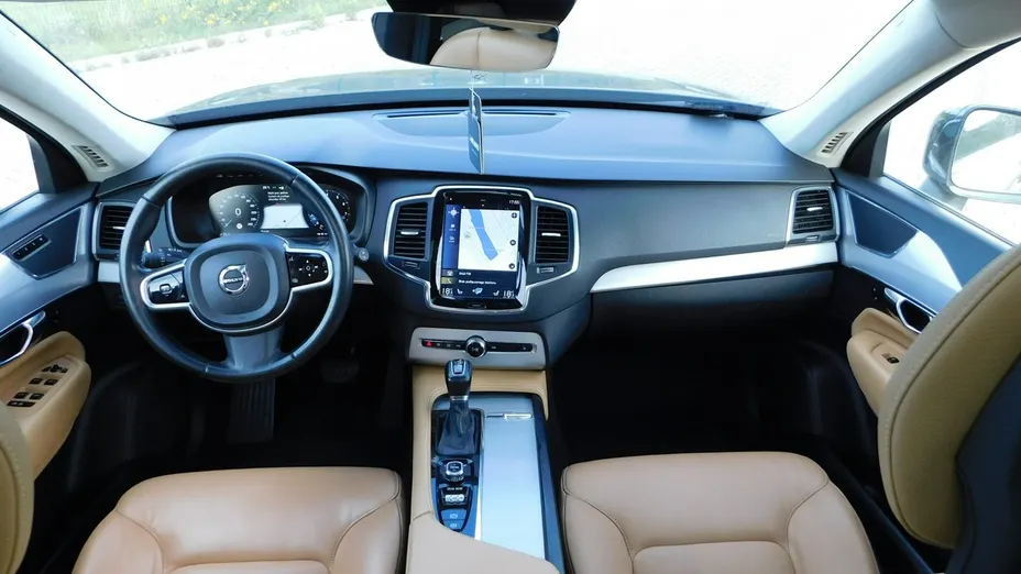 VOLVO XC90 -