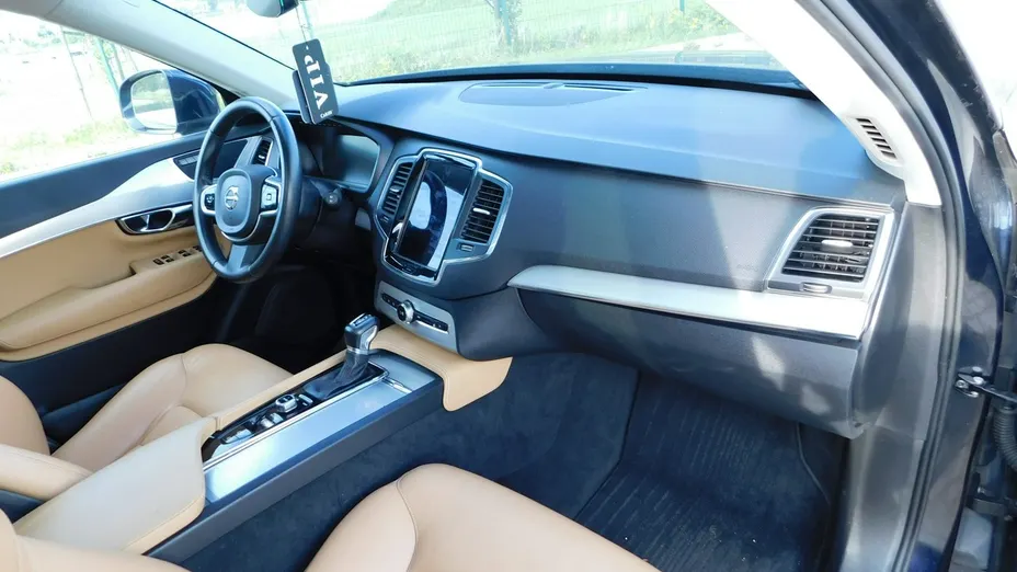 VOLVO XC90 -