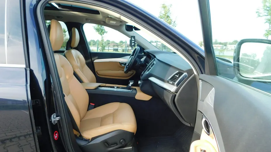 VOLVO XC90 -