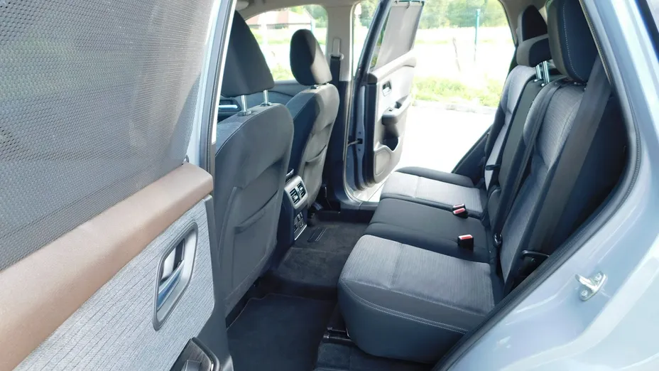 NISSAN X-Trail -