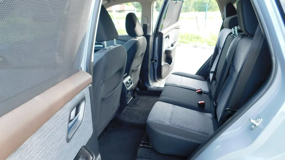 NISSAN X-Trail -