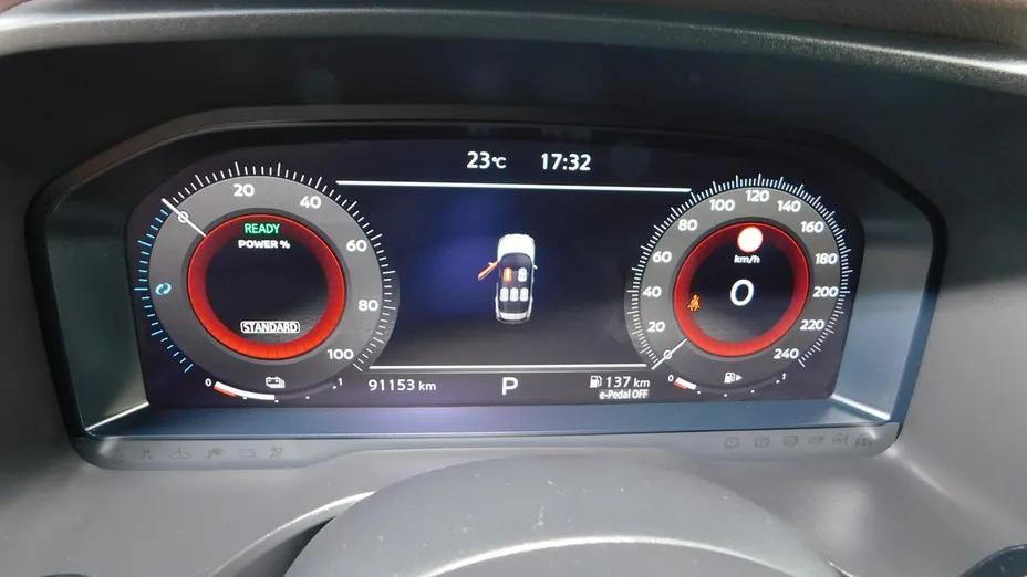 NISSAN X-Trail -