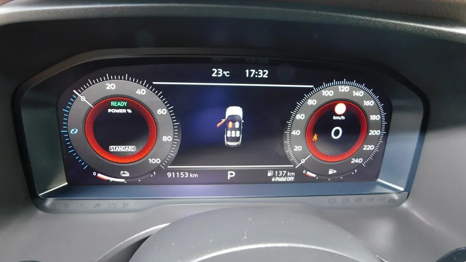 NISSAN X-Trail -
