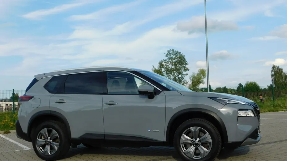 NISSAN X-Trail -