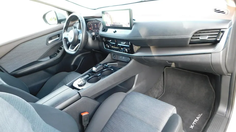 NISSAN X-Trail -