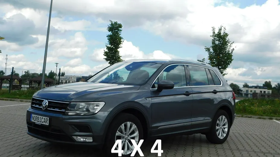VOLKSWAGEN Tiguan -